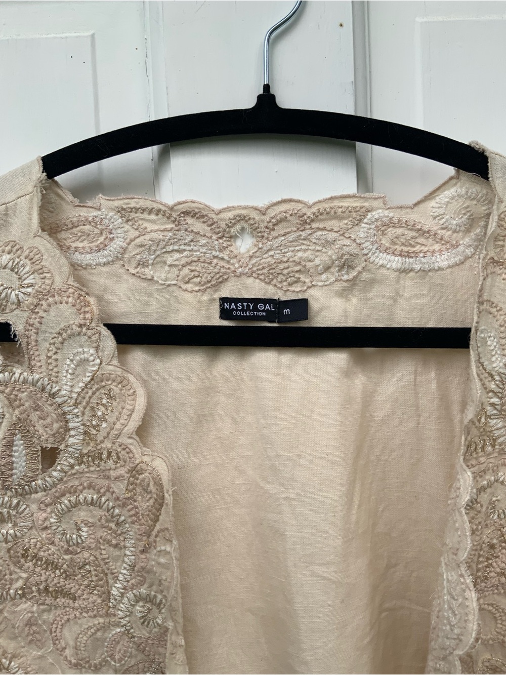 Nasty Gal Beige Embroidered Lace Cropped Vest - Picture 2 of 4